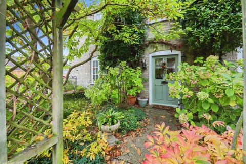 3 bedroom character property for sale, Lamb Court, Barton Mills, Bury St. Edmunds