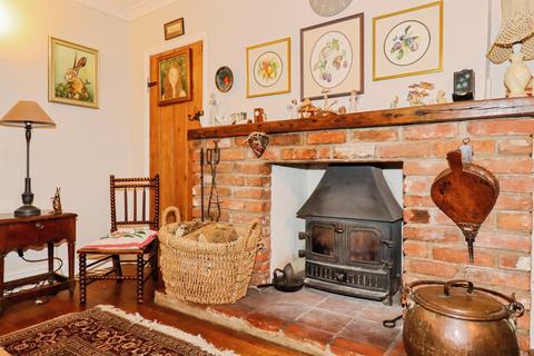 3 bedroom character property for sale, Lamb Court, Barton Mills, Bury St. Edmunds