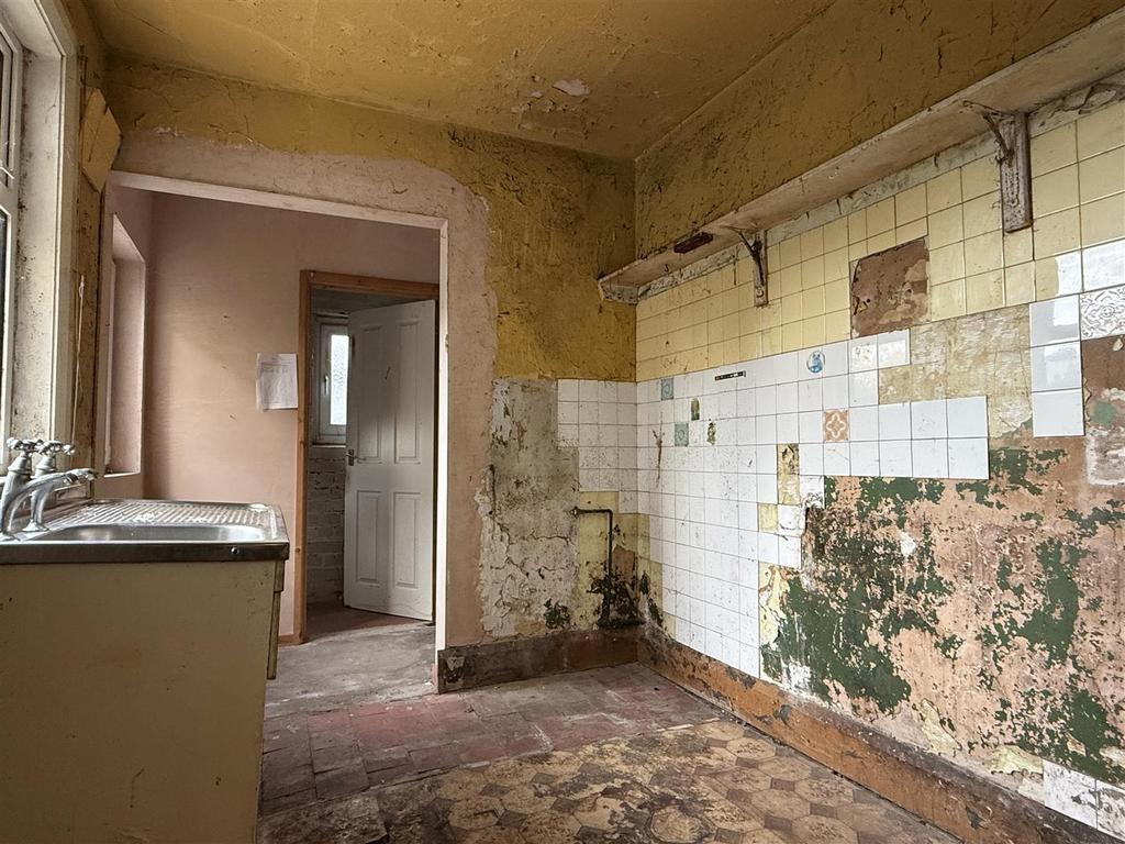 Kitchen1.jpg