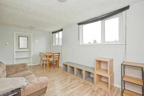 2 bedroom flat for sale, Irnham Road, MINEHEAD