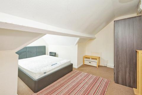 2 bedroom flat for sale, Irnham Road, MINEHEAD