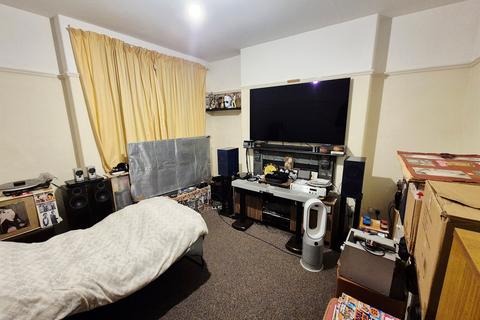 2 bedroom ground floor flat for sale, Summerland Avenue, Minehead
