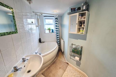 2 bedroom ground floor flat for sale, Summerland Avenue, Minehead