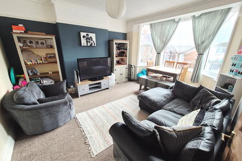 3 bedroom flat for sale, Summerland Avenue, Minehead