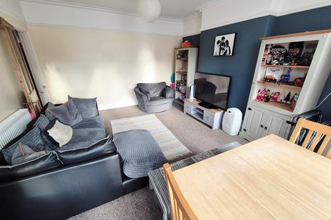 3 bedroom flat for sale, Summerland Avenue, Minehead