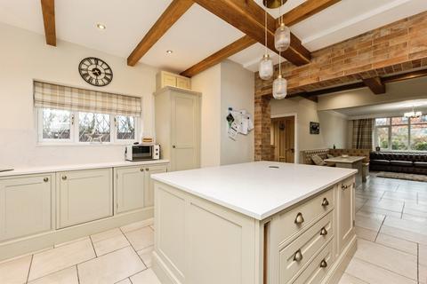 6 bedroom detached house for sale, Rein Road, Tingley, Wakefield