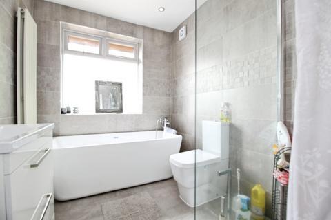 3 bedroom detached house for sale, Ring Road, Middleton, Leeds