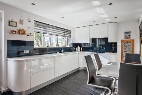 4 bedroom detached house for sale, Westerton Road, Tingley, Wakefield