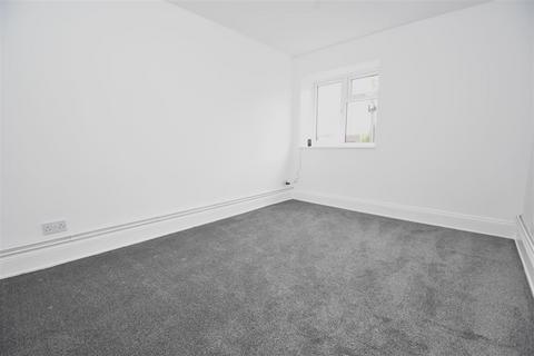 2 bedroom flat for sale, Southend Road, Hockley