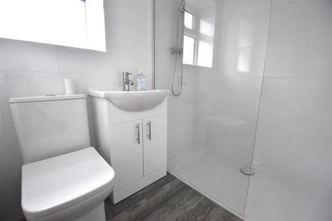 2 bedroom flat for sale, Southend Road, Hockley