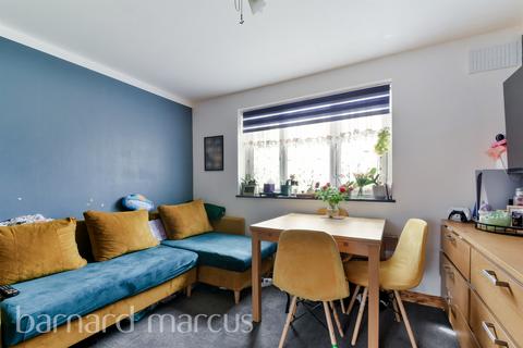 undefined, Heathfield Drive, Mitcham
