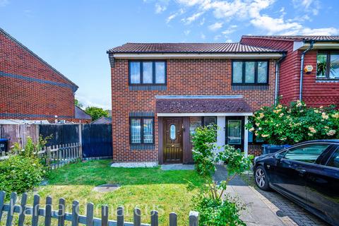 2 bedroom end of terrace house for sale, Bennetts Close, Mitcham