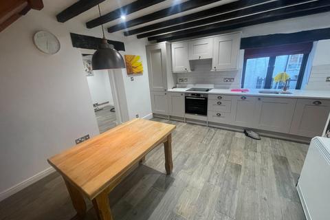 undefined, Abergele, LL22