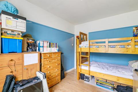2 bedroom ground floor flat for sale, Alexandra Road, London