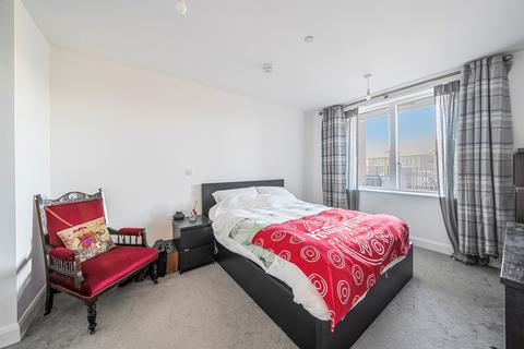 2 bedroom ground floor flat for sale, Oakwood Crescent, LONDON