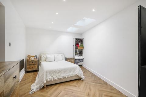 1 bedroom ground floor flat for sale, Mount Pleasant Crescent, London
