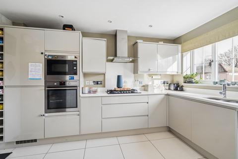 4 bedroom semi-detached house for sale, Melbourne Road, Bushey, WD23