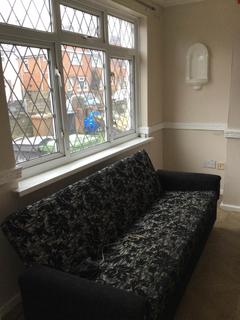 3 bedroom semi-detached house to rent, Hewitt Street, Wednesbury WS10
