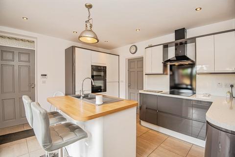 4 bedroom detached house for sale, Adwick Road, Mexborough