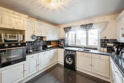 4 bedroom detached house for sale, Princess Road, Mexborough