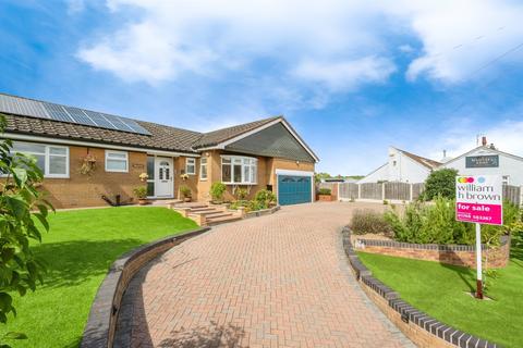 3 bedroom detached bungalow for sale, Harlington Road, Adwick-upon-Dearne, MEXBOROUGH