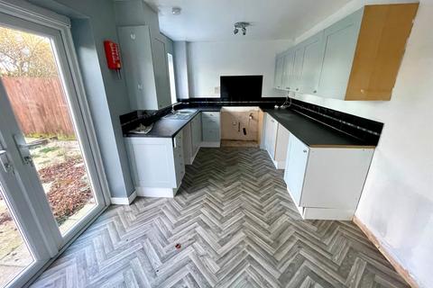 3 bedroom end of terrace house for sale, Forest Glade, Haverhill