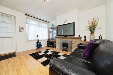 2 bedroom terraced house for sale, Roslyn Road, Hull