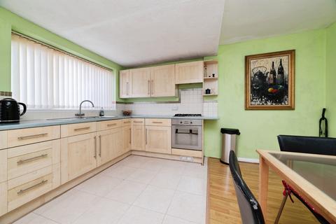 2 bedroom terraced house for sale, Roslyn Road, Hull