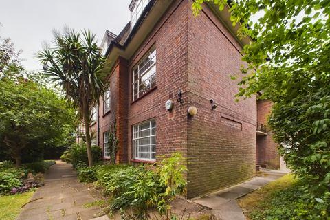 2 bedroom ground floor flat for sale, Brookland Rise, London