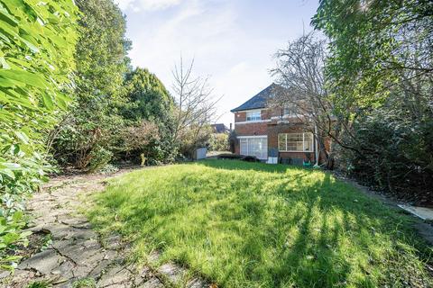 5 bedroom semi-detached house for sale, Brim Hill, London