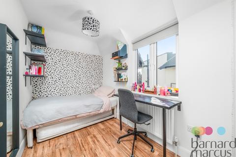 3 bedroom semi-detached house for sale, Woodhouse Road, London