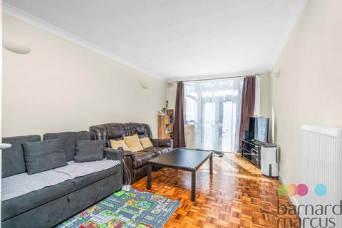 2 bedroom flat for sale, Park Avenue, London