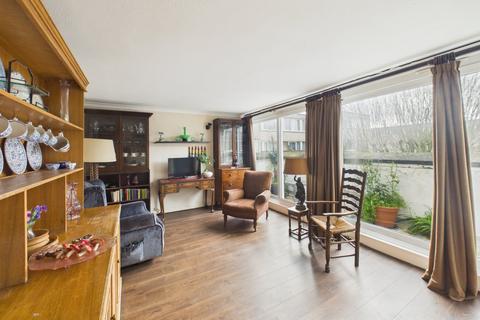 undefined, Mountbatten Square, Ward Royal, Windsor, Berkshire, SL4