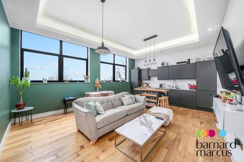 2 bedroom flat for sale, High Road, London