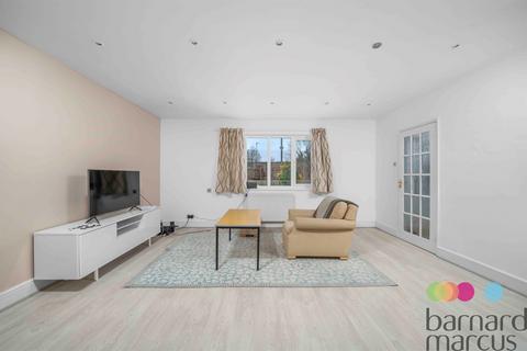 3 bedroom semi-detached house for sale, Summers Lane, London