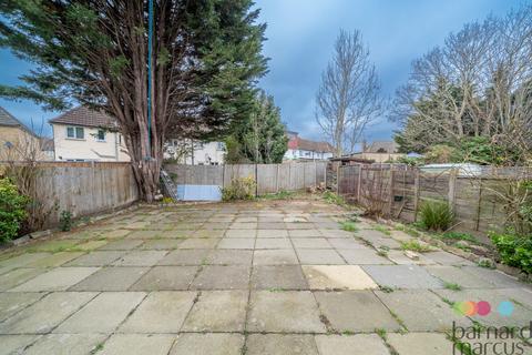 3 bedroom semi-detached house for sale, Summers Lane, London