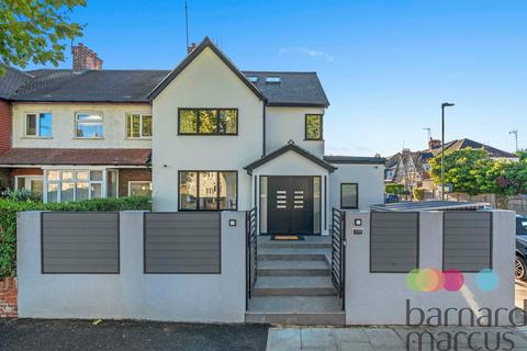3 bedroom semi-detached house for sale, High Road, London