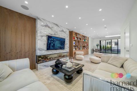 3 bedroom semi-detached house for sale, High Road, London