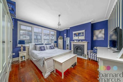4 bedroom semi-detached house for sale, Petworth Road, London