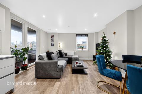 2 bedroom flat for sale, Montmorency Gardens, London