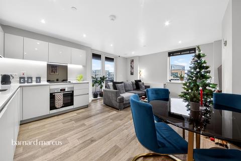 2 bedroom flat for sale, Montmorency Gardens, London