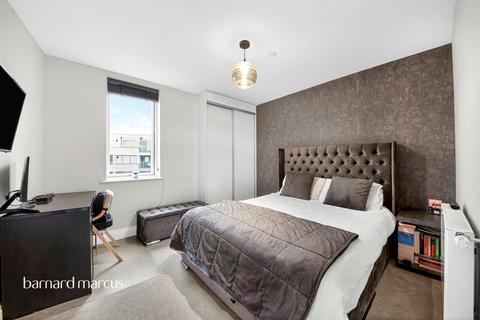 2 bedroom flat for sale, Montmorency Gardens, London