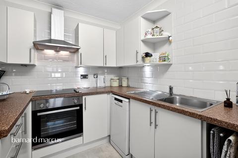2 bedroom retirement property for sale, Mayfield Avenue, London