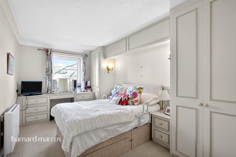 2 bedroom retirement property for sale, Mayfield Avenue, London