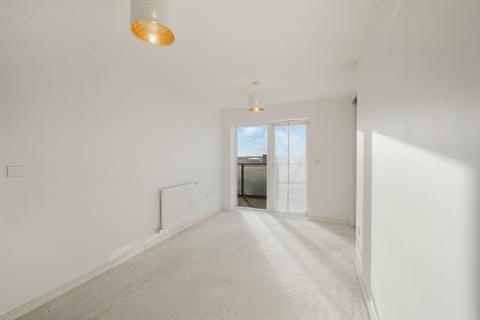 1 bedroom flat for sale, Shearwater Drive, London