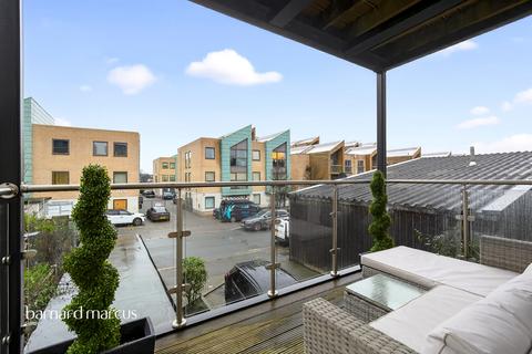 2 bedroom flat for sale, Granville Road, London