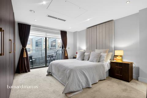 2 bedroom flat for sale, Granville Road, London