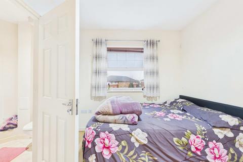 2 bedroom flat for sale, Butler Close, Edgware