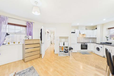 2 bedroom flat for sale, Butler Close, Edgware