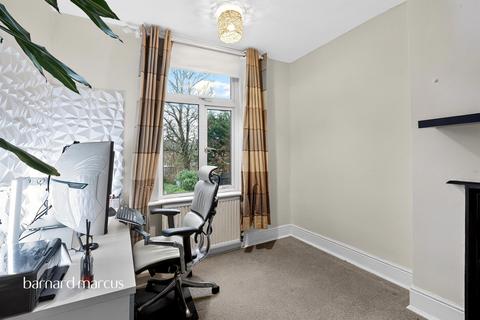 3 bedroom maisonette for sale, Claremont Avenue, New Malden